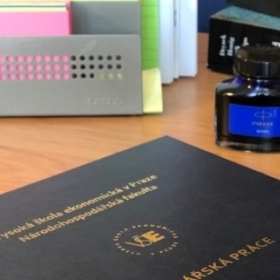Posunutí termínu odevzdání kvalifikačních závěrečných prací EK0 a EA000